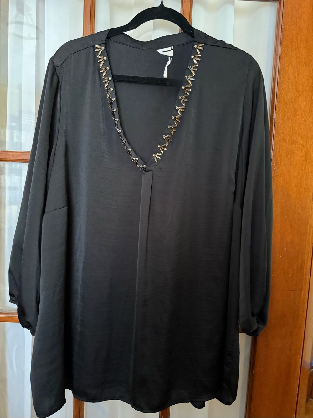 Violet & Claire Black Long-Sleeve V-Neck Tunic with Gold-Trim